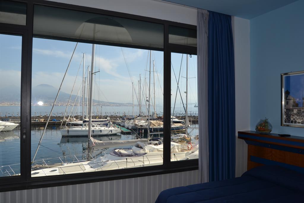 Hotel Transatlantico Napoli Camera foto