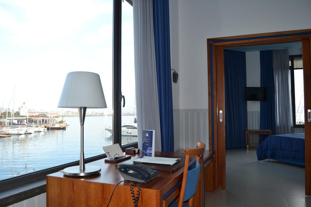 Hotel Transatlantico Napoli Camera foto