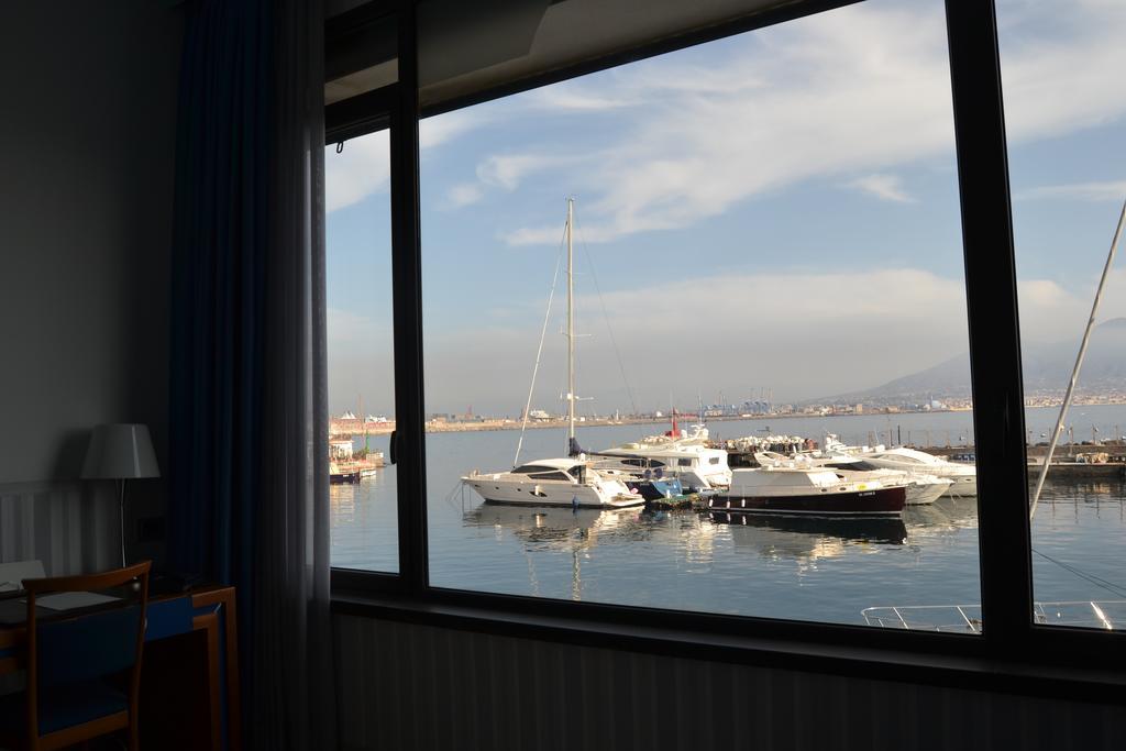 Hotel Transatlantico Napoli Camera foto