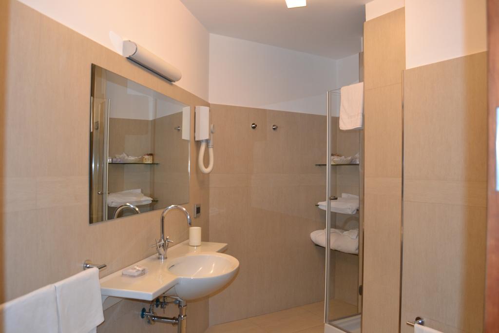 Hotel Transatlantico Napoli Camera foto